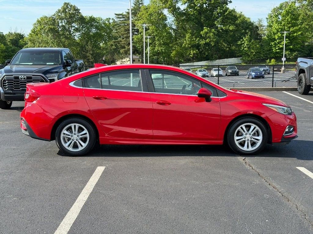 Used 2017 Chevrolet Cruze LT w/ Sun And Sound Package FWD image 2