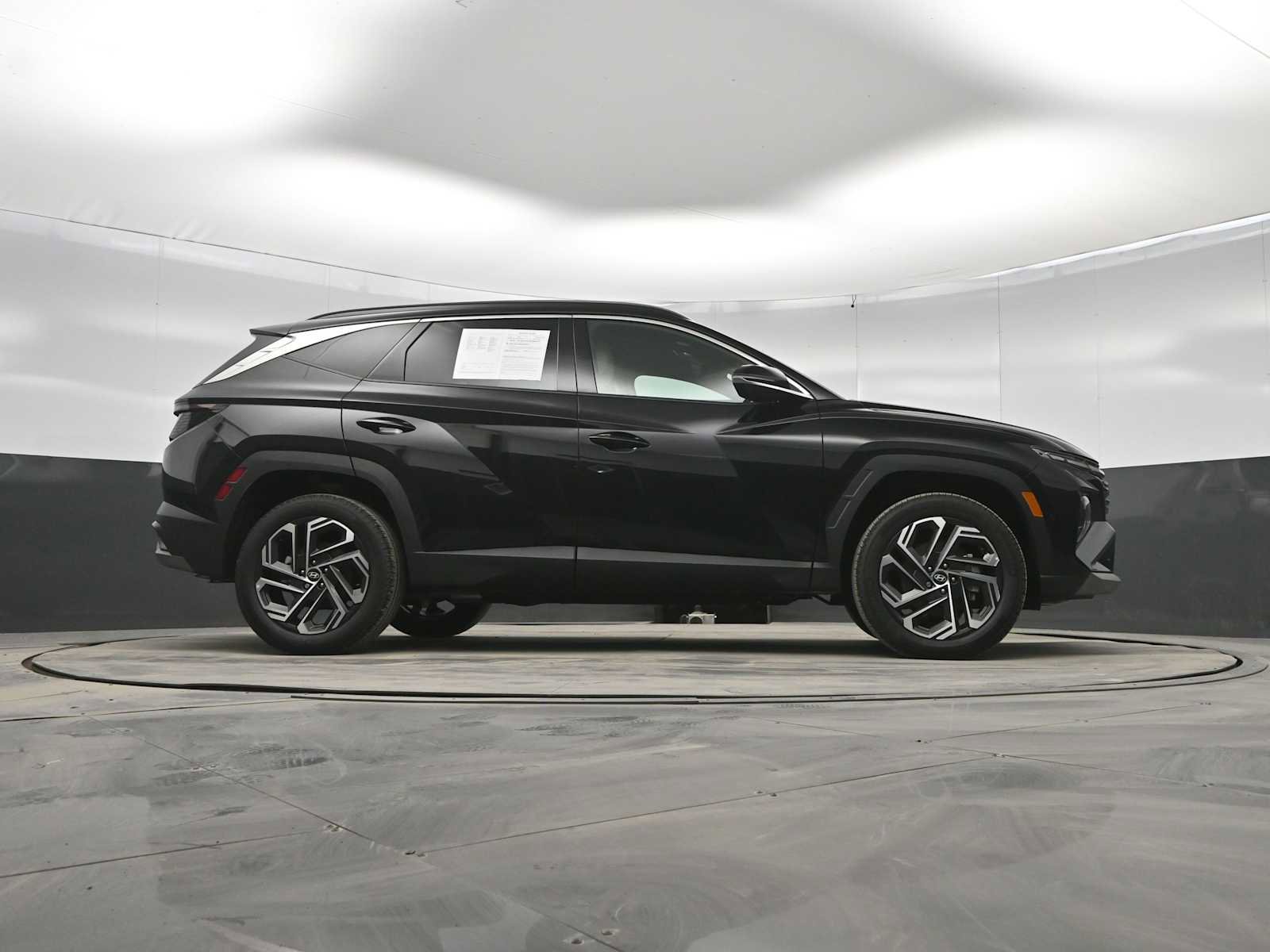 Certified 2025 Hyundai Tucson Limited image 40