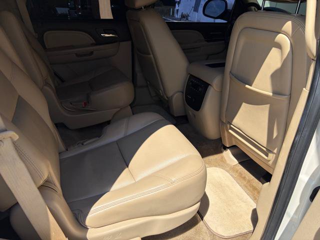 Used 2013 GMC Yukon Denali AWD/4WD image 17