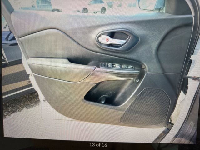 Used 2014 Jeep Cherokee Trailhawk w/ Technology Group image 12