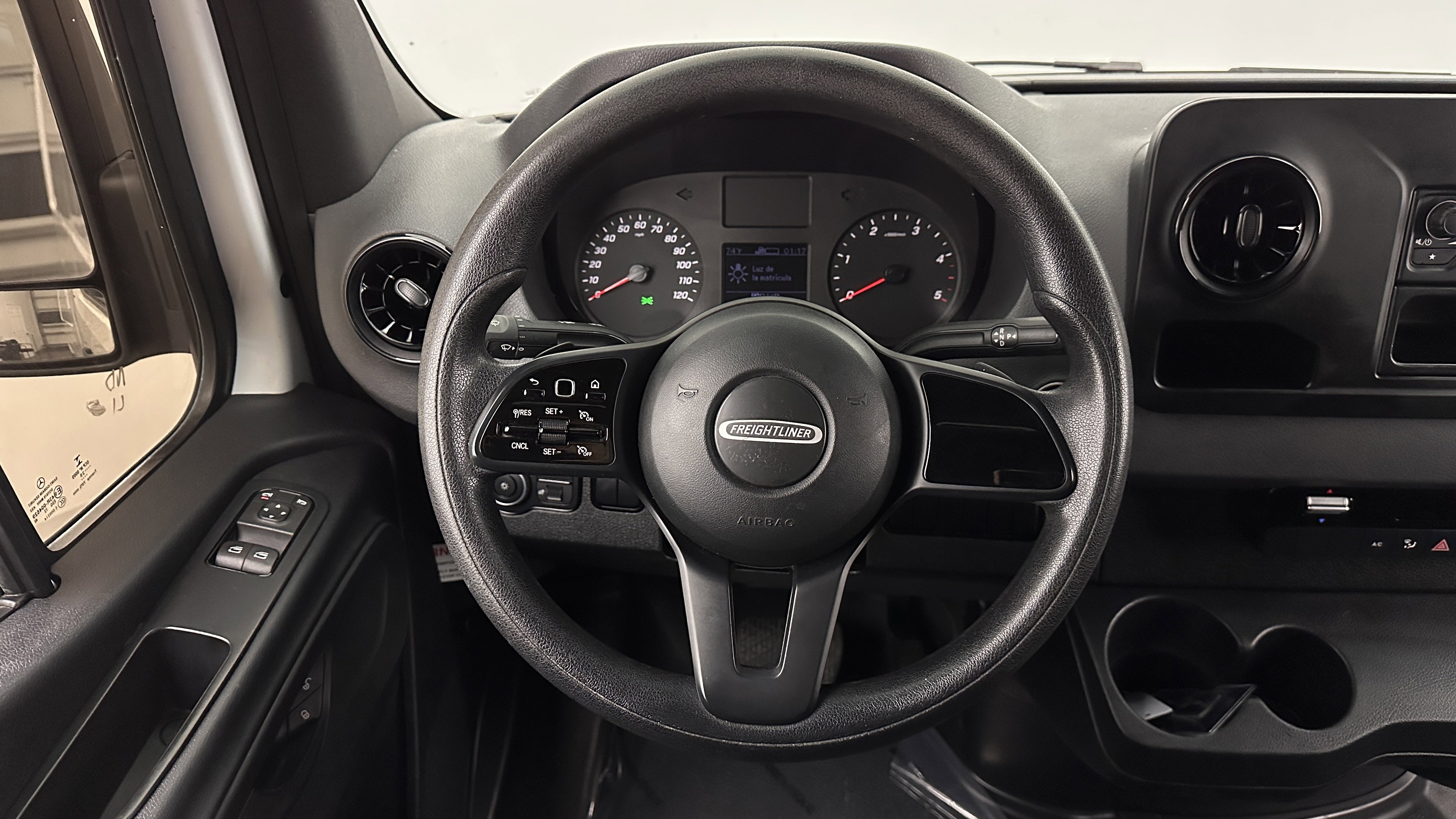 Used 2020 Freightliner Sprinter 3500 image 18