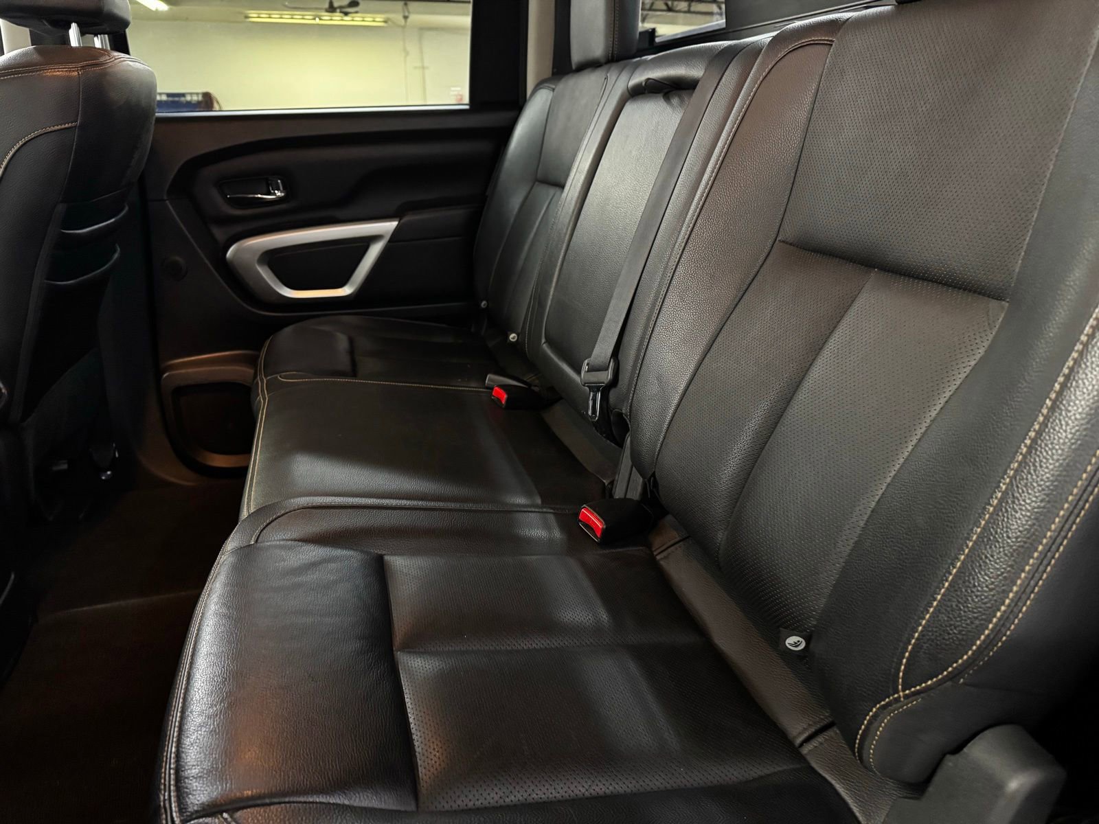 Used 2018 Nissan Titan SL w/ Chrome Package AWD/4WD image 7
