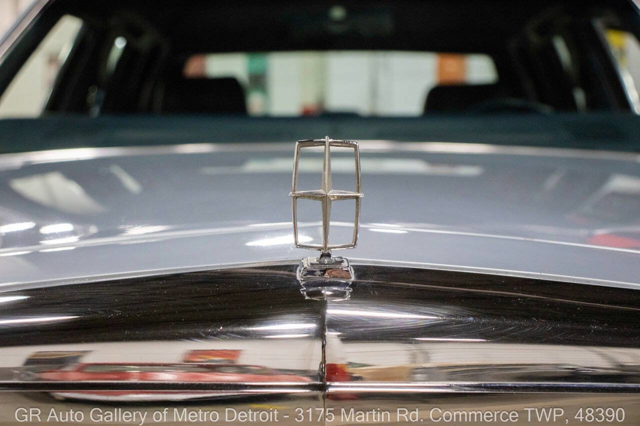 Used 1986 Lincoln Town Car image 34