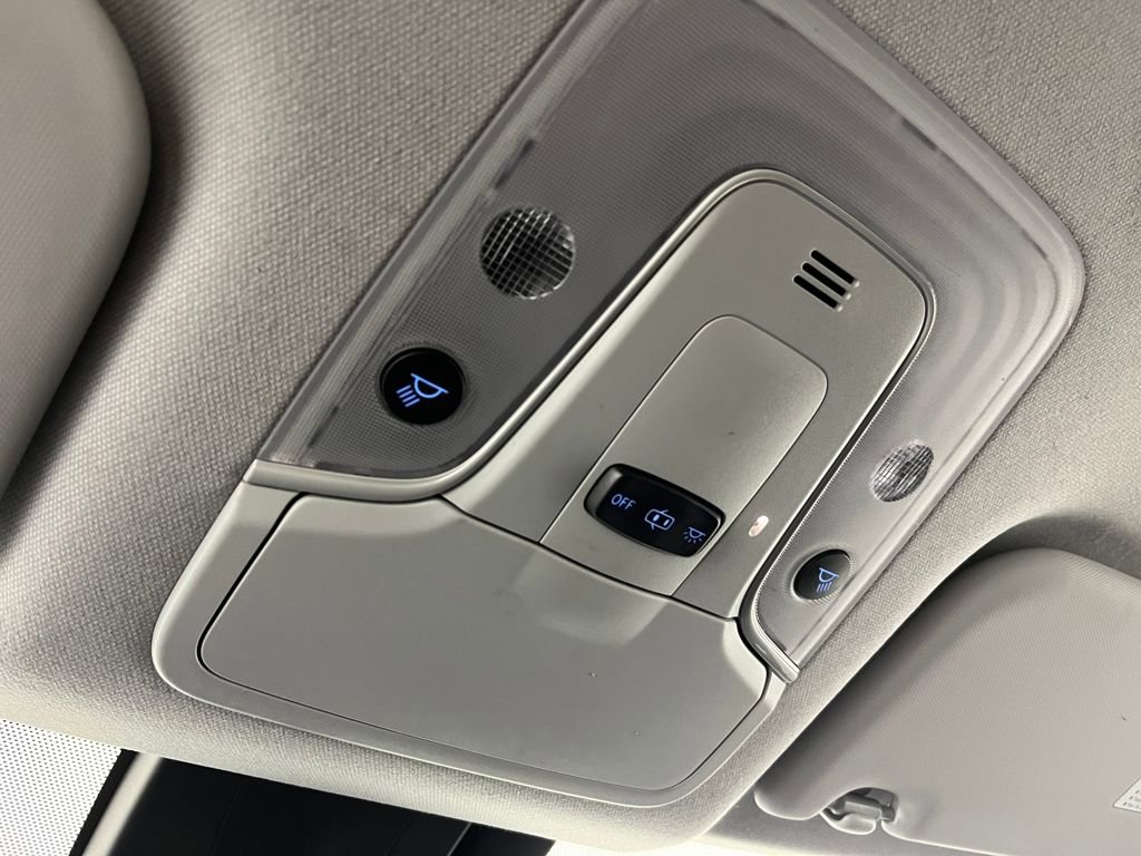 Used 2017 Toyota Prius Prime Premium image 26