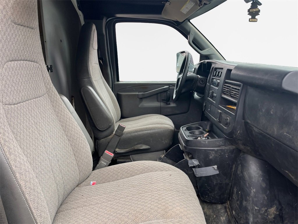 Used 2016 GMC Savana 3500 image 26