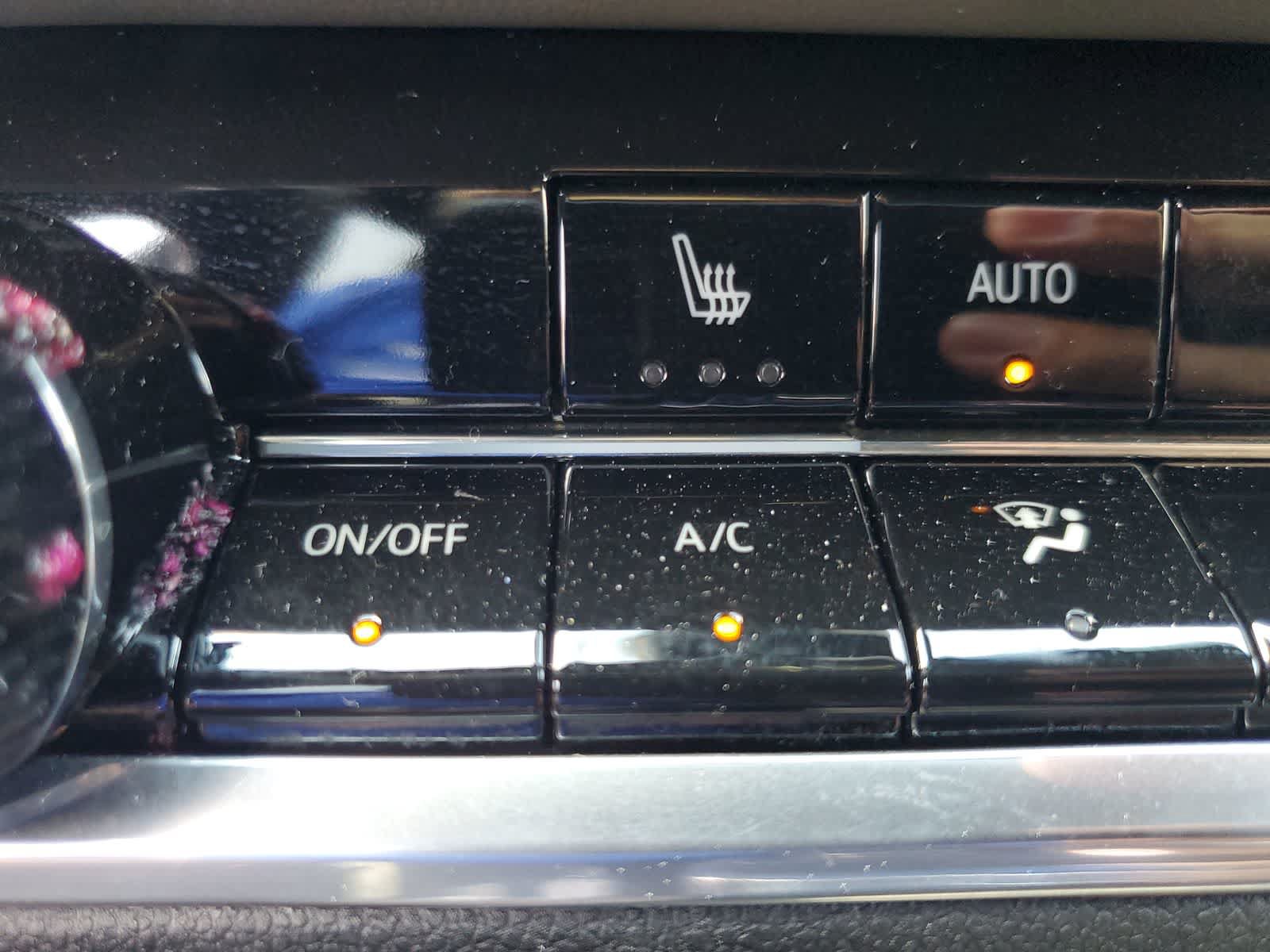 Used 2026 Chevrolet Equinox LT w/ Convenience Package II FWD image 24
