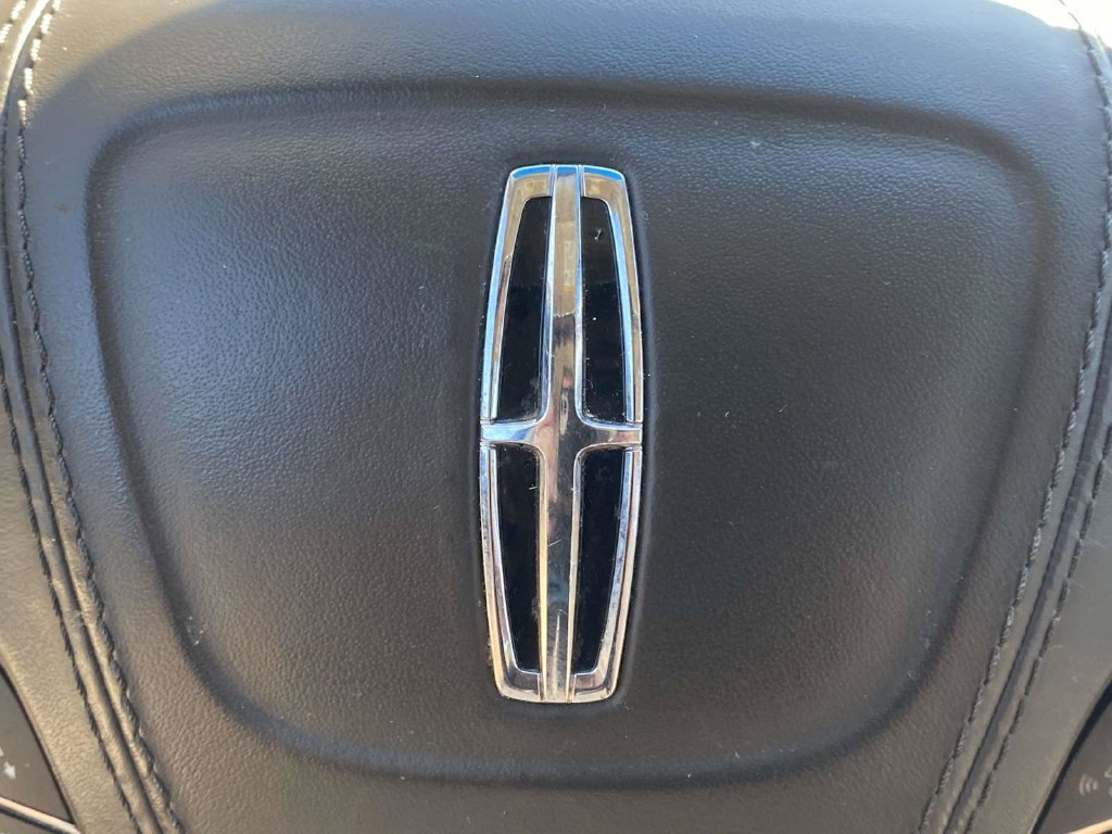 Used 2019 Lincoln MKZ Reserve FWD image 32