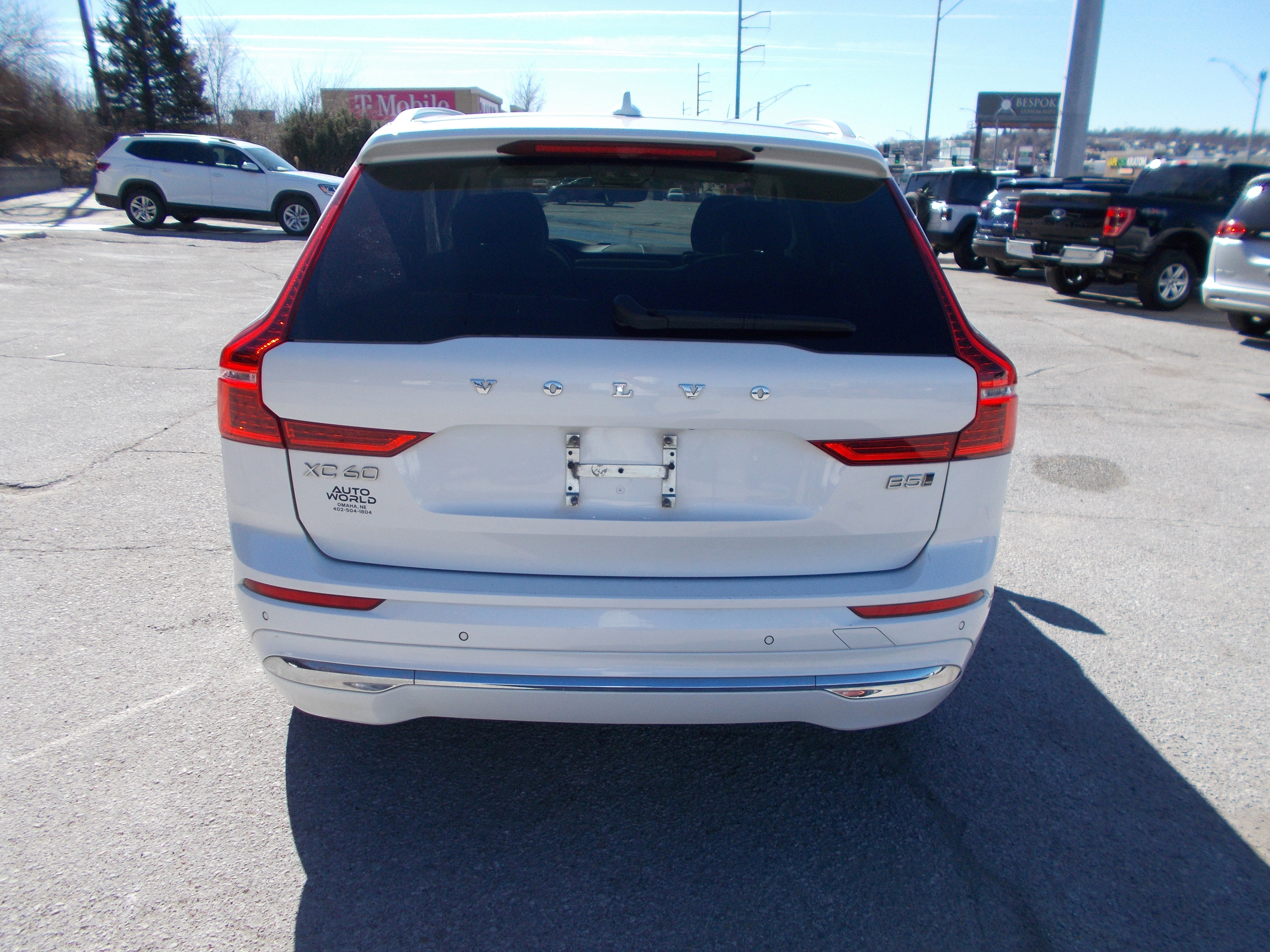 Used 2023 Volvo XC60 B5 Plus image 6