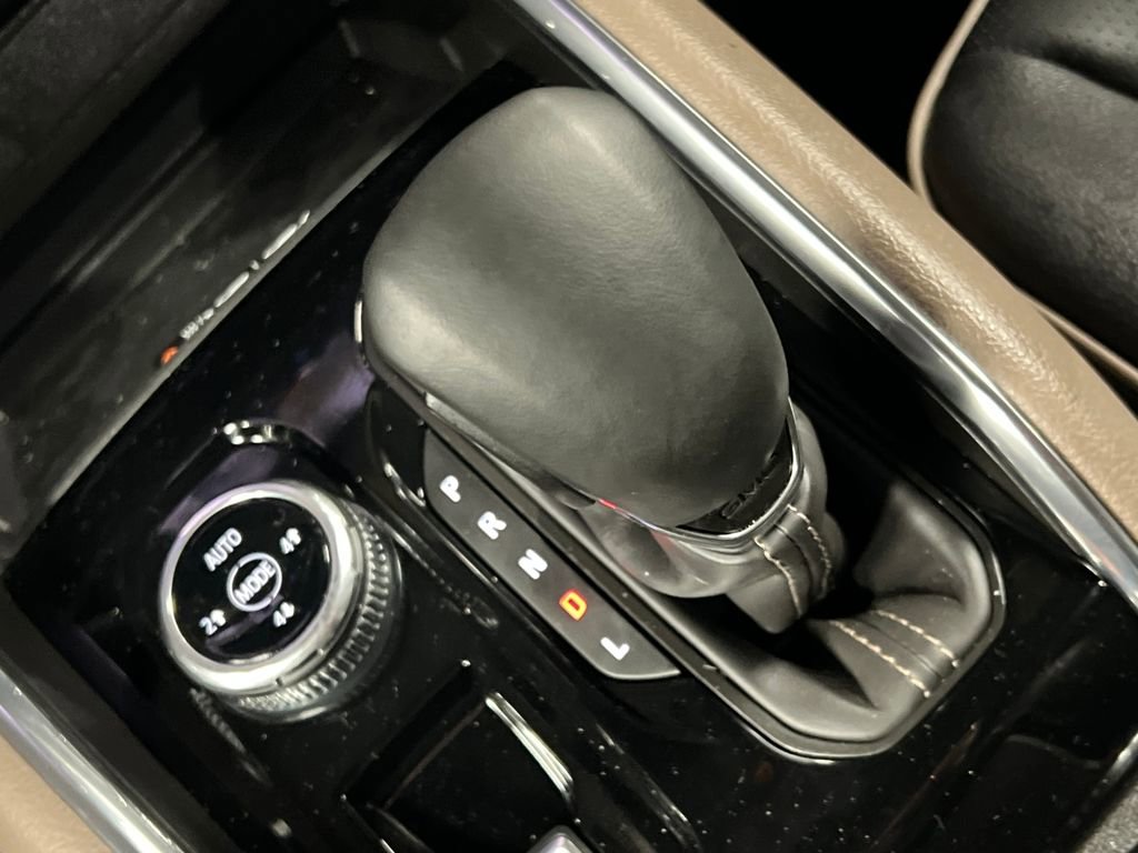 Certified 2025 GMC Canyon Denali image 26