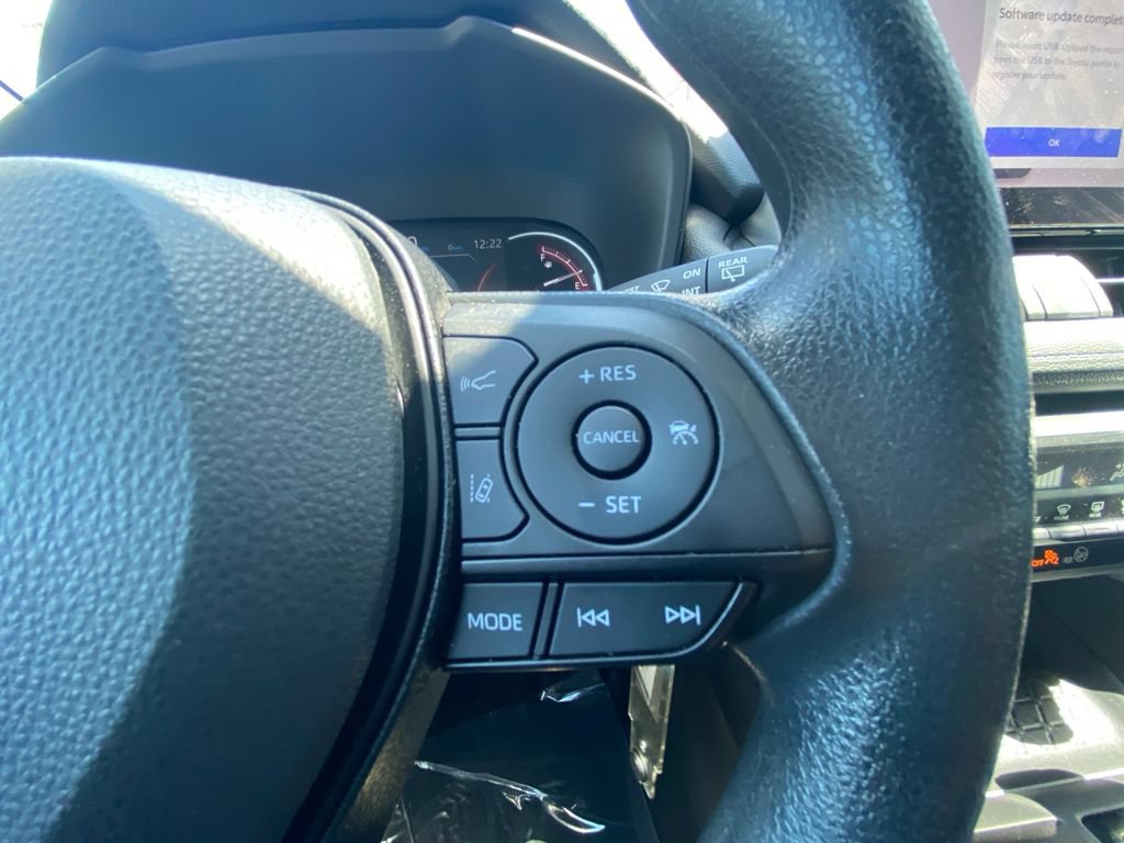 Used 2023 Toyota RAV4 LE AWD/4WD image 19