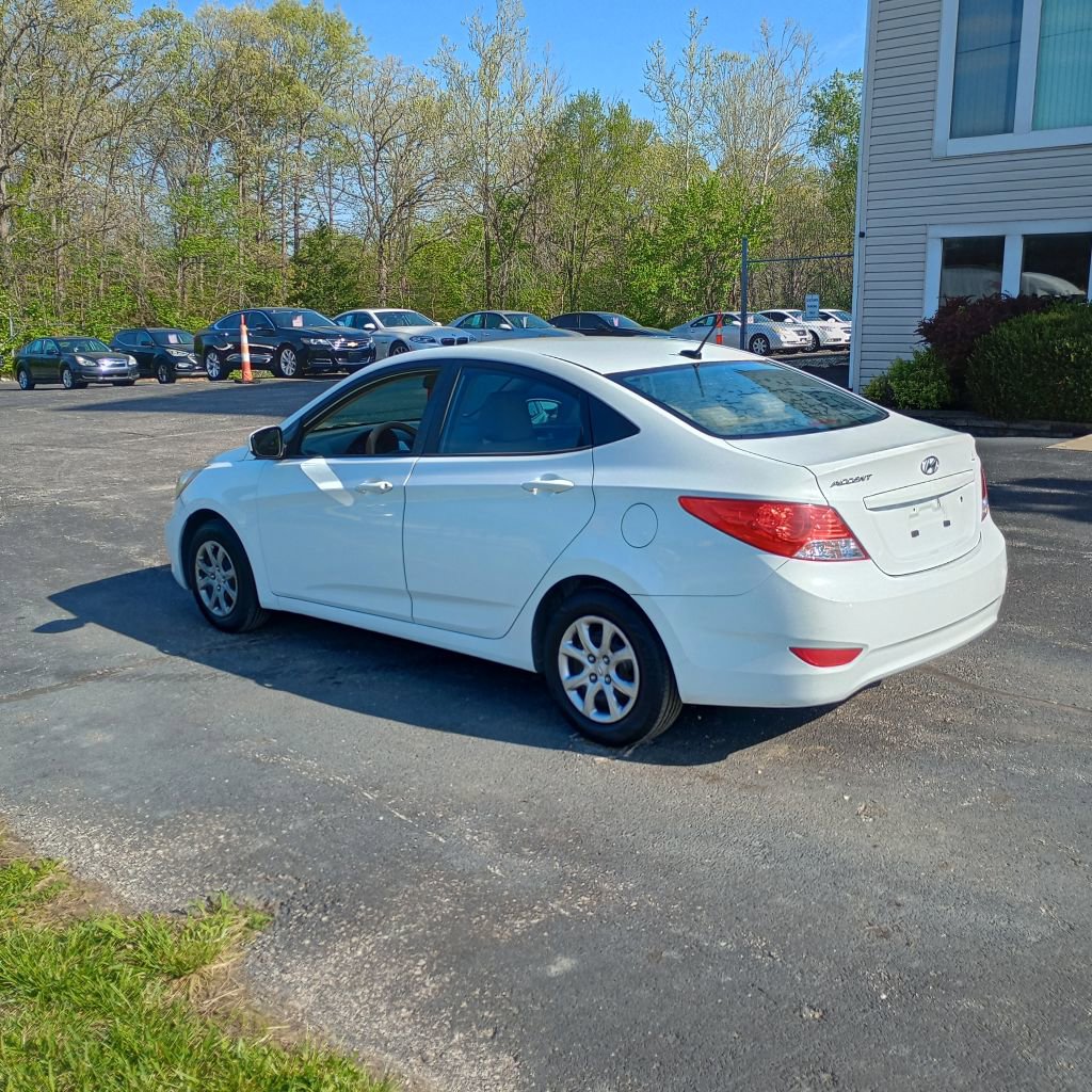 Used 2013 Hyundai Accent GLS image 3