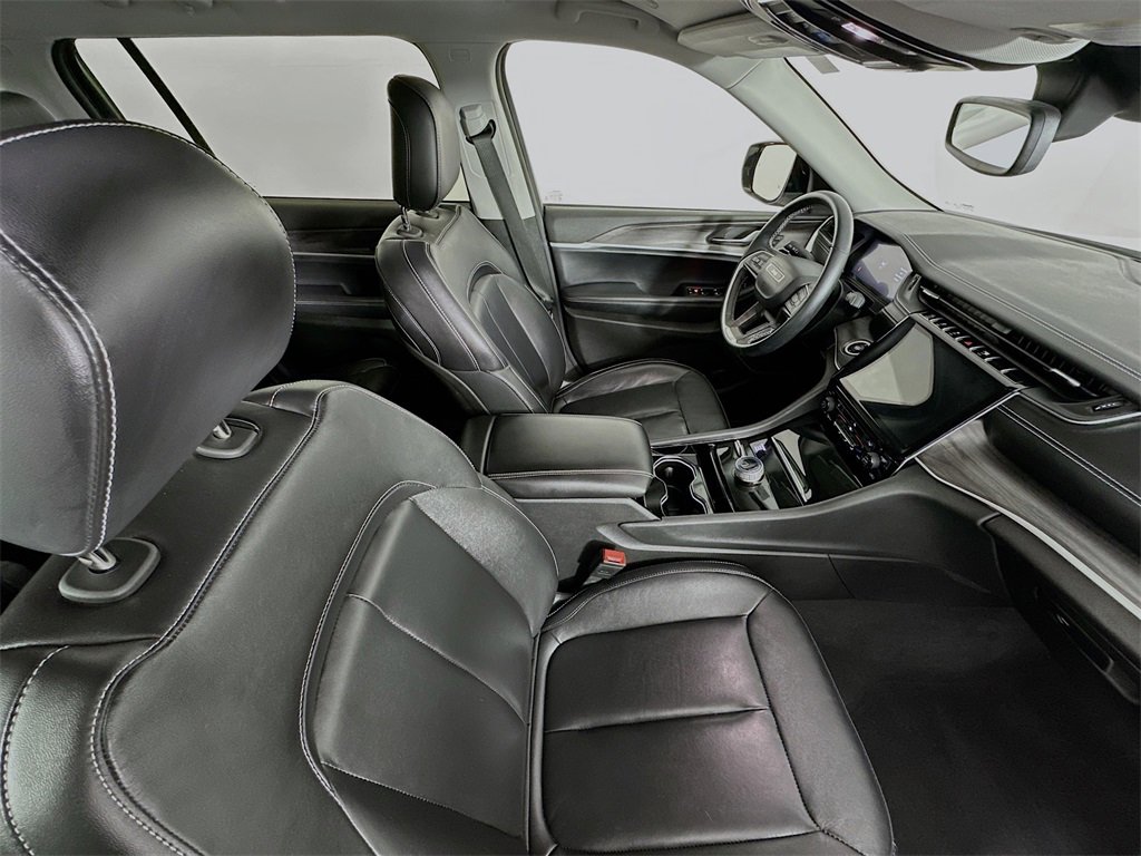 Used 2022 Jeep Grand Cherokee L Limited image 7