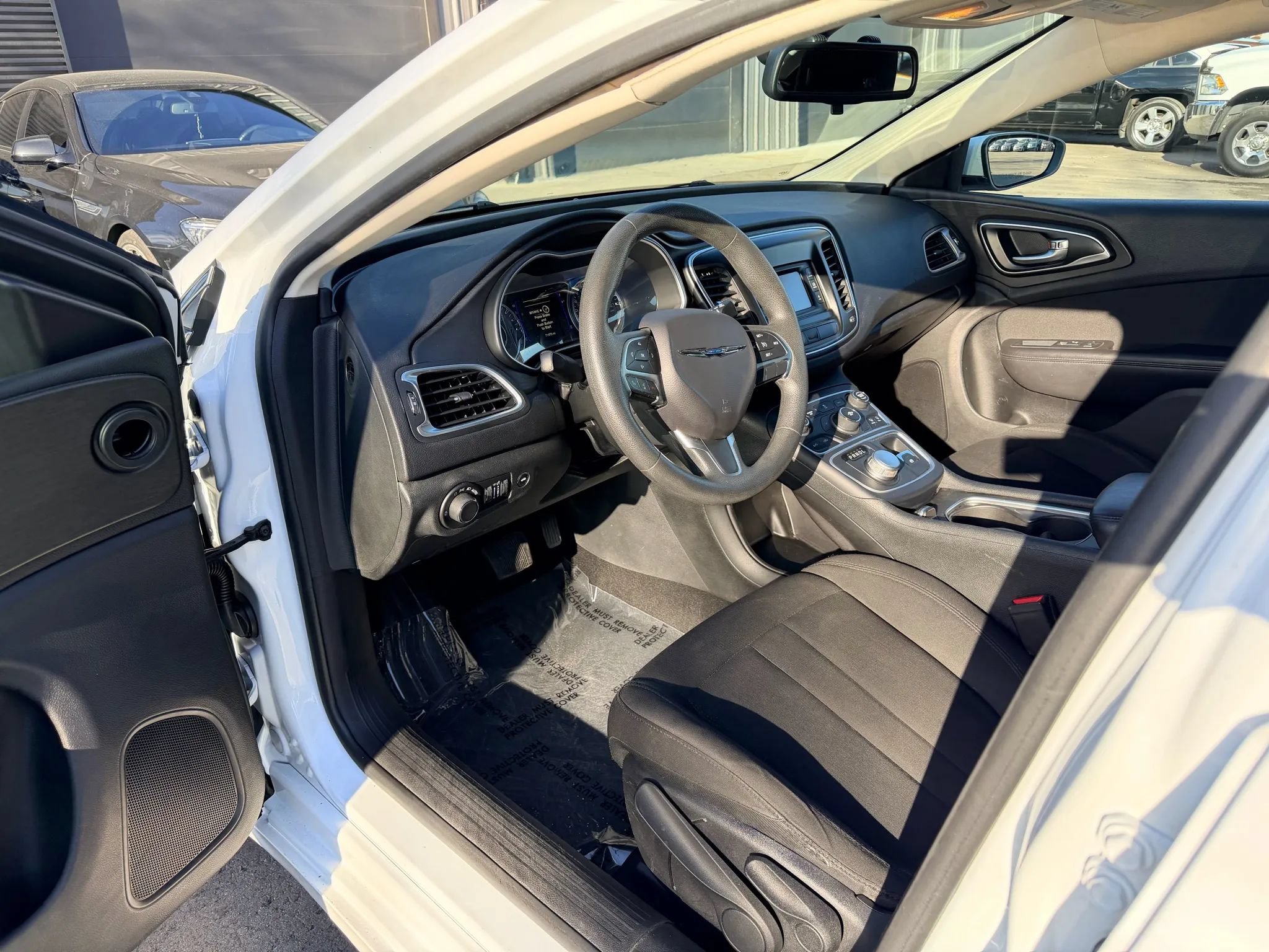 Used 2016 Chrysler 200 Limited FWD image 9