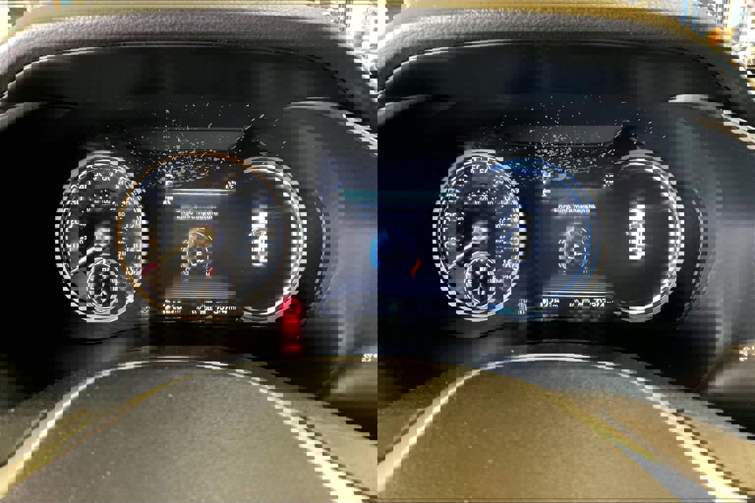 Used 2022 Genesis G70 2.0T image 25