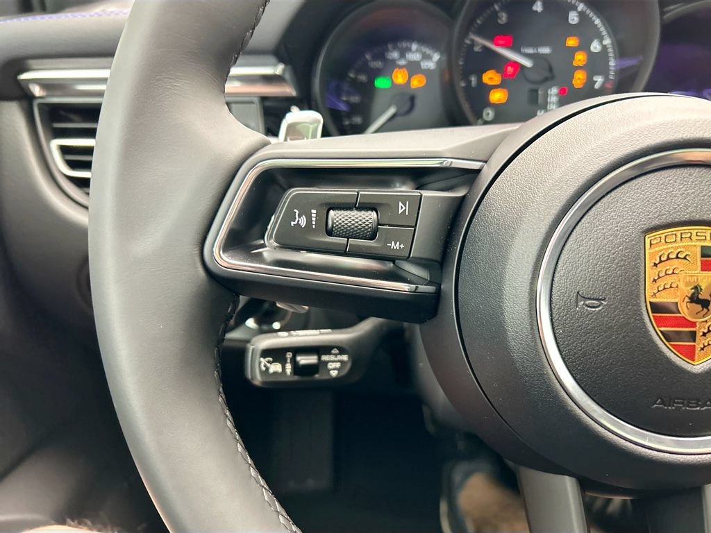 Used 2026 Porsche Macan AWD/4WD image 14