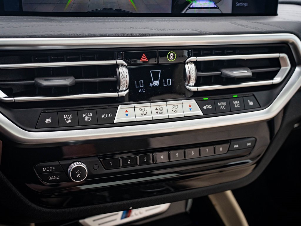 Used 2024 BMW X4 M40i w/ Premium Package image 31