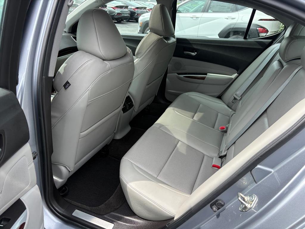 Used 2015 Acura TLX w/ Technology Package FWD image 19