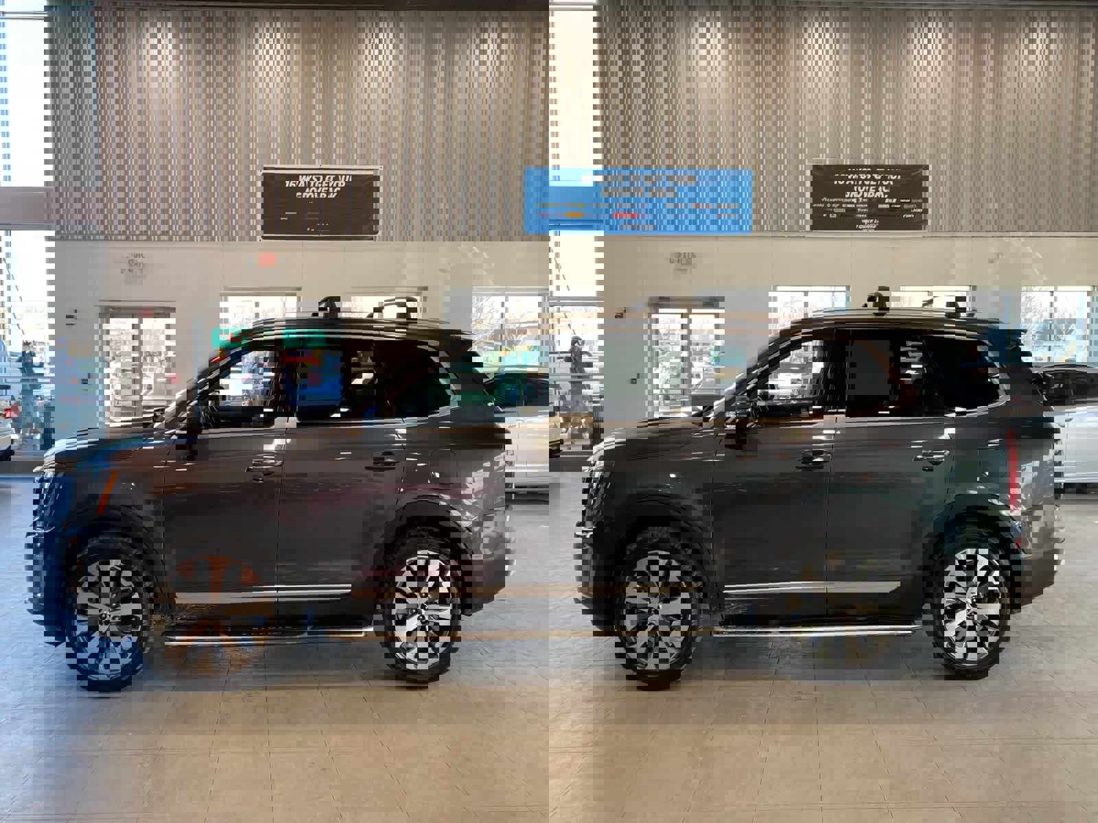 Used 2022 Kia Telluride S image 2