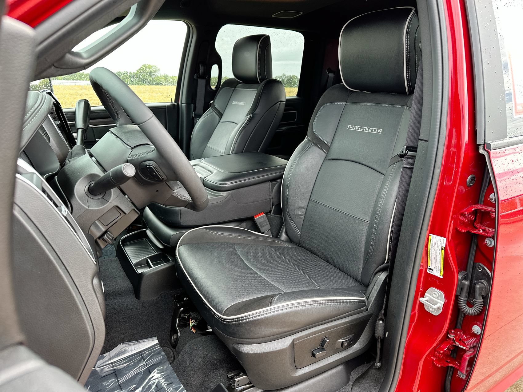 Used 2026 RAM 2500 Laramie AWD/4WD image 11