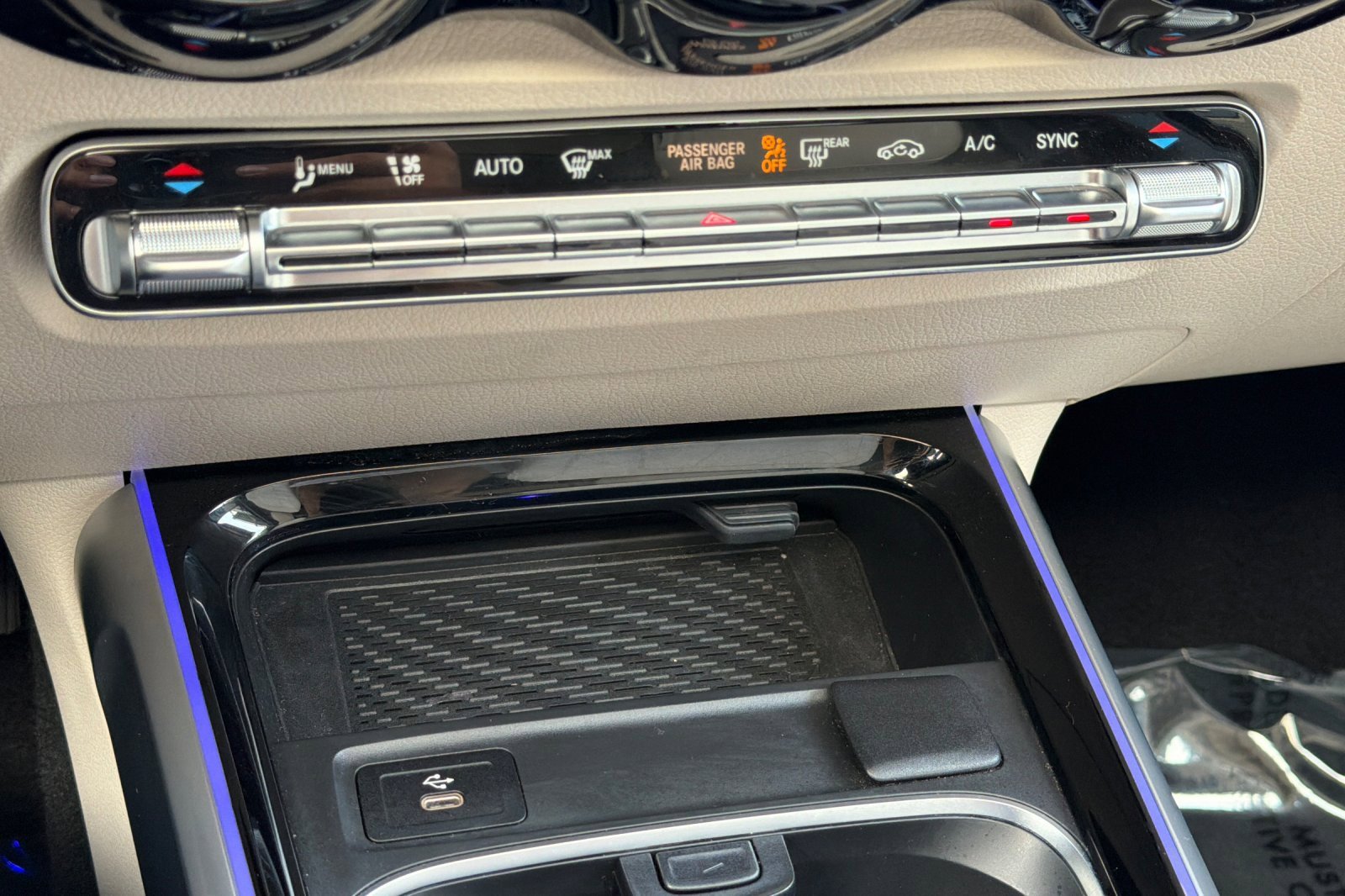 Certified 2025 Mercedes-Benz GLB 250 image 23