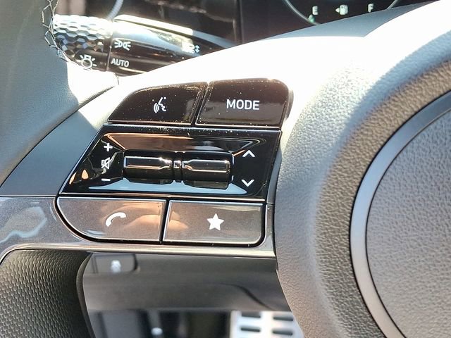 New 2025 Hyundai Elantra SEL image 11