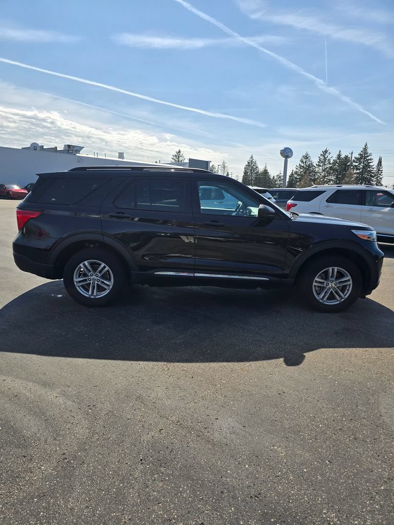 Certified 2023 Ford Explorer XLT w/ Equipment Group 202A AWD/4WD image 6