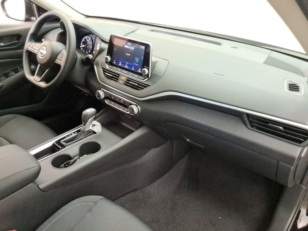 Used 2025 Nissan Altima 2.5 S FWD image 19