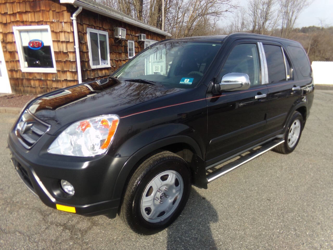 Used 2005 Honda CR-V LX image 1