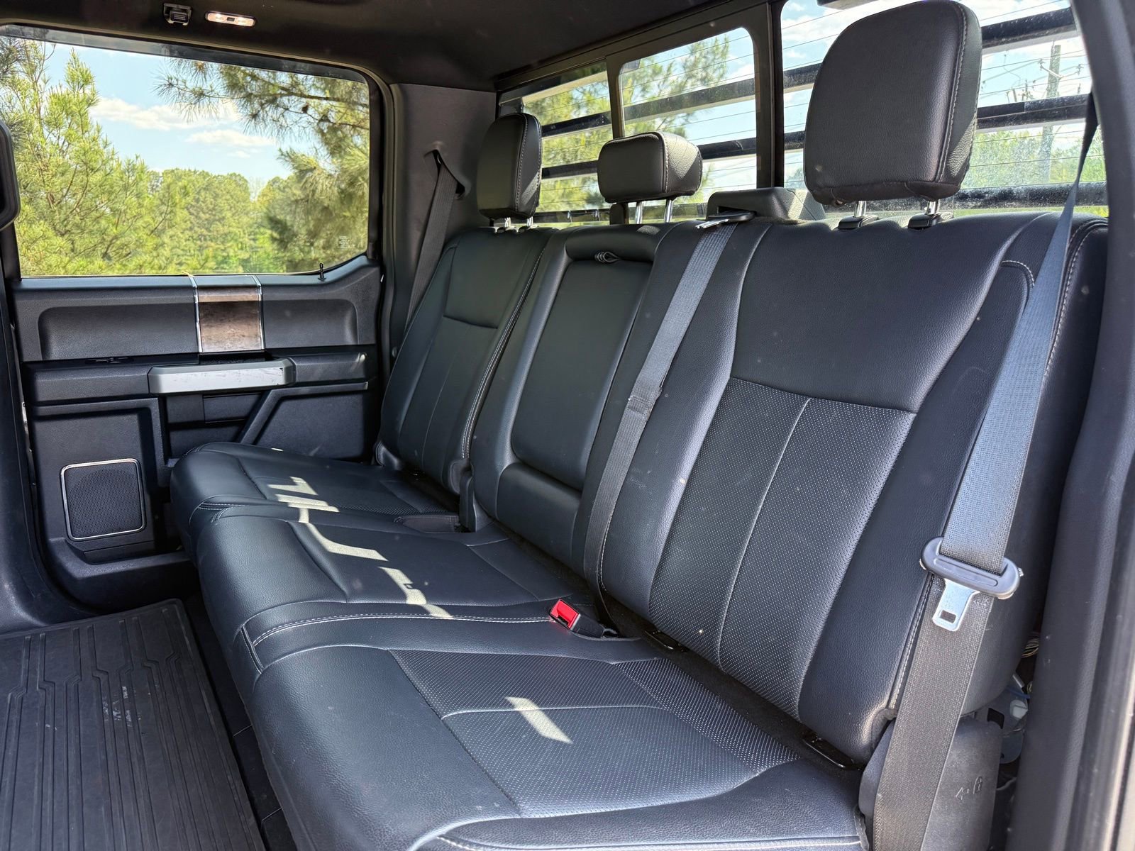 Used 2022 Ford F350 Lariat w/ Black Appearance Package AWD/4WD image 40