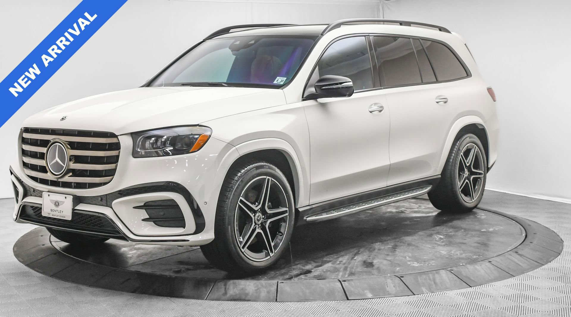 Used 2025 Mercedes-Benz GLS 450 4MATIC image 3