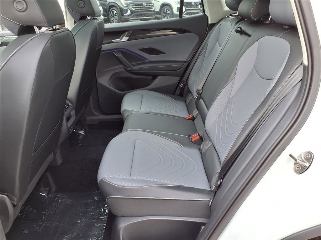 New 2026 Volkswagen Tiguan SE image 7