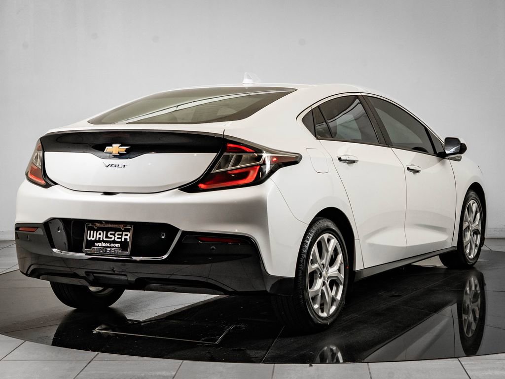 Used 2017 Chevrolet Volt Premier w/ Driver Confidence II Package FWD image 10
