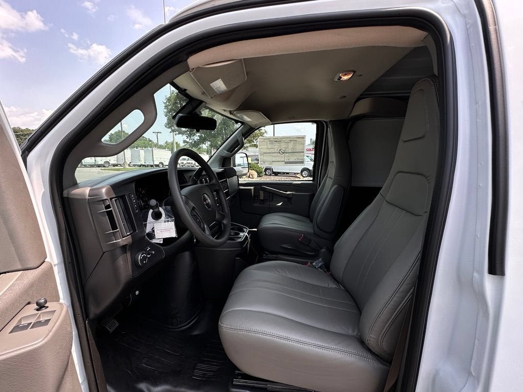 New 2026 GMC Savana 2500 w/ Driver Convenience Package RWD image 13