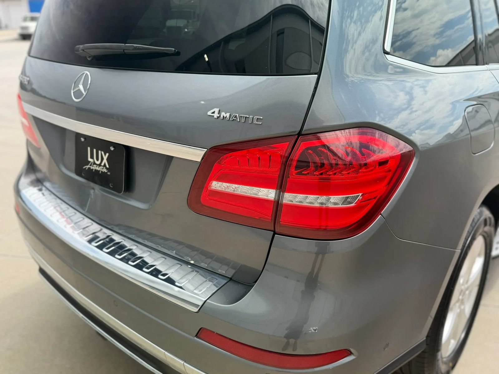 Used 2018 Mercedes-Benz GLS 450 4MATIC w/ Premium Package image 8