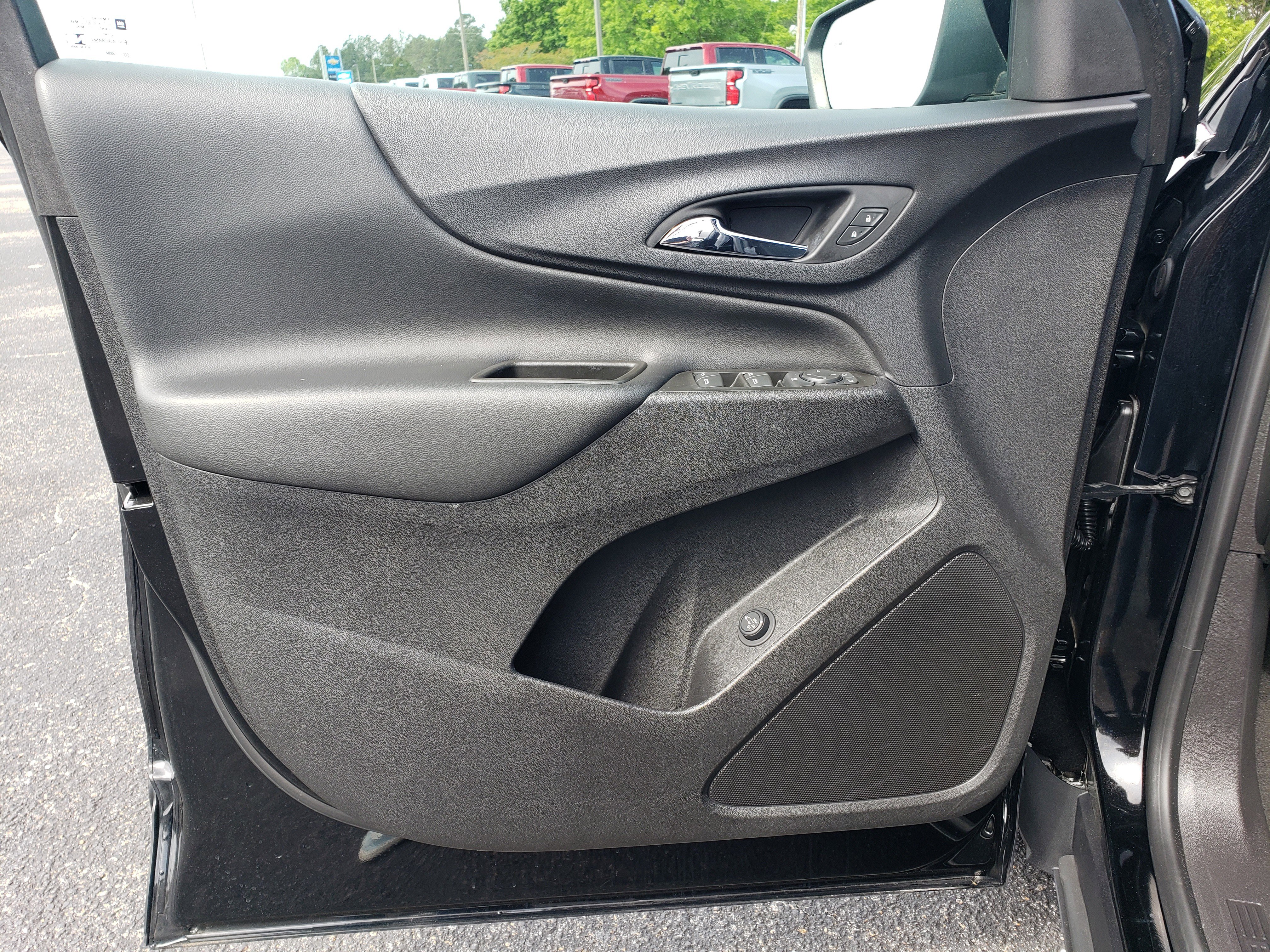 Used 2022 Chevrolet Equinox LT w/ Driver Convenience Package FWD image 13