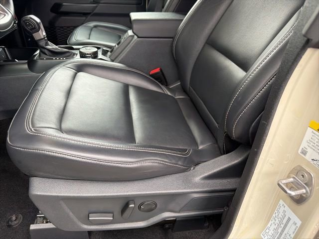 Used 2025 Ford Bronco Outer Banks image 6