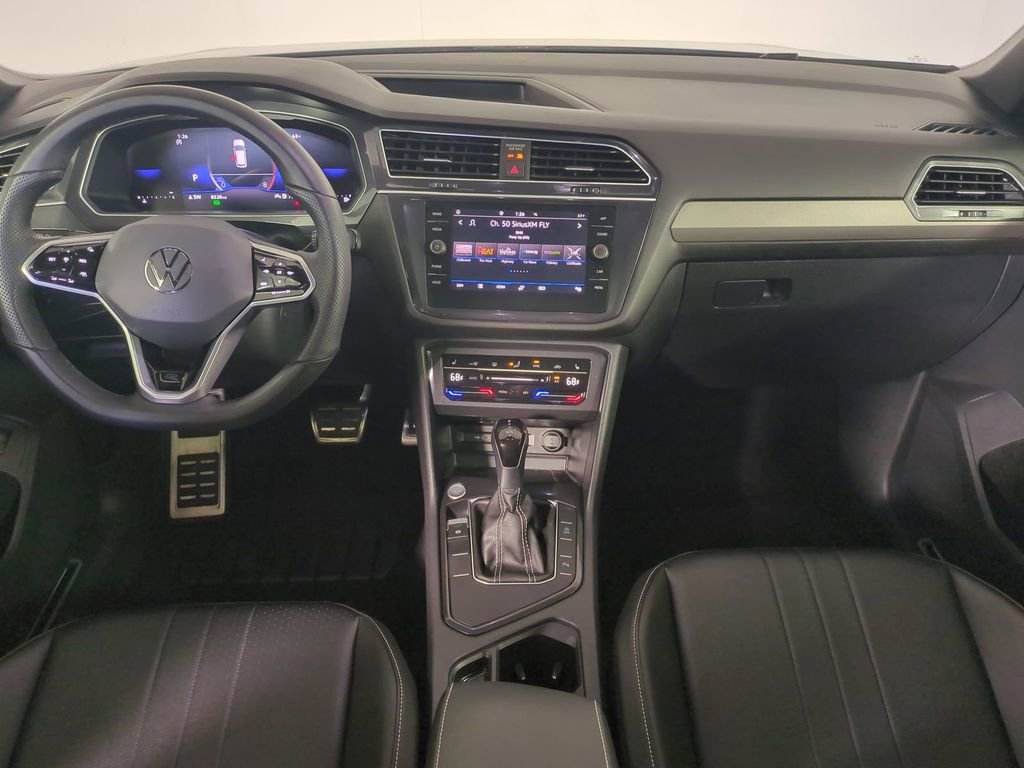 Used 2024 Volkswagen Tiguan SE R-Line image 18