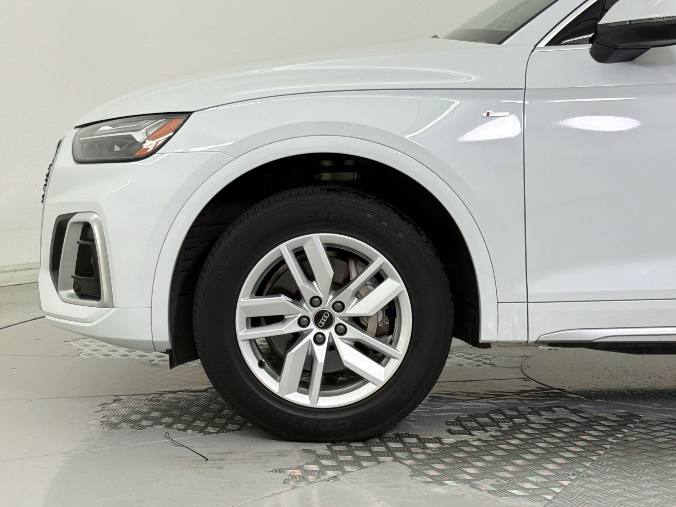 Used 2023 Audi Q5 2.0T Premium w/ Convenience Package AWD/4WD image 12