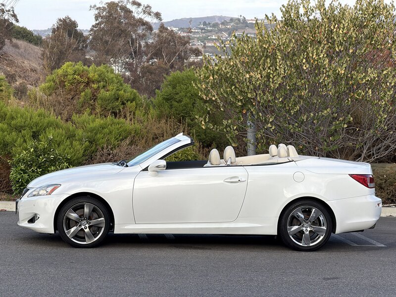 Used 2010 Lexus IS 350C RWD image 3