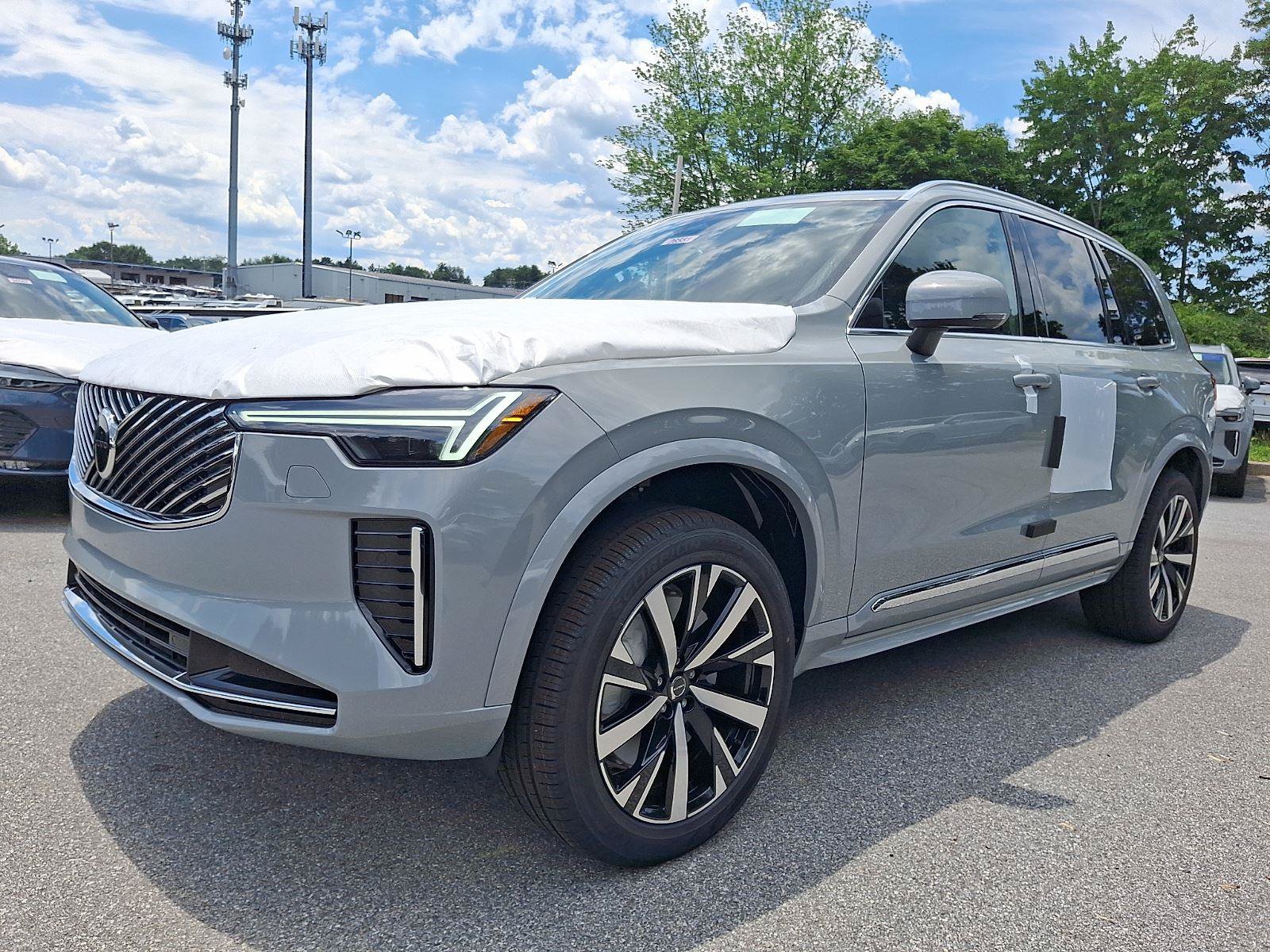 New 2026 Volvo XC90 B5 Core w/ Protection Package AWD/4WD image 2