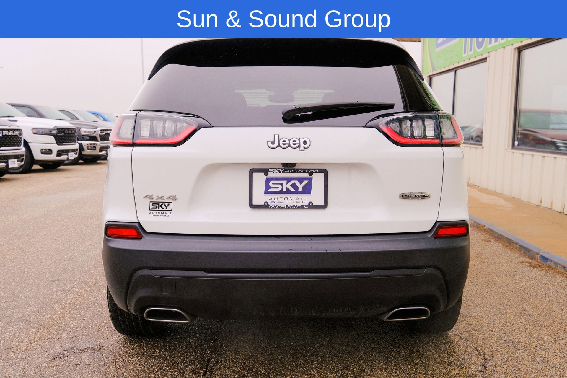 Used 2022 Jeep Cherokee Latitude Lux w/ Sun & Sound Group image 6