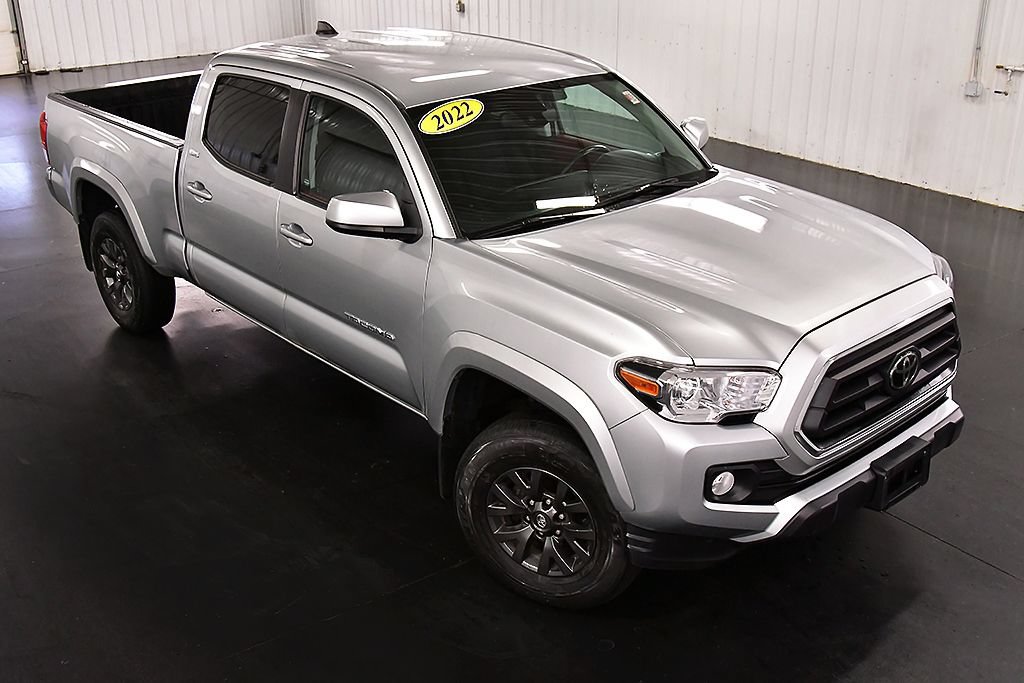 Used 2022 Toyota Tacoma SR5 AWD/4WD image 12
