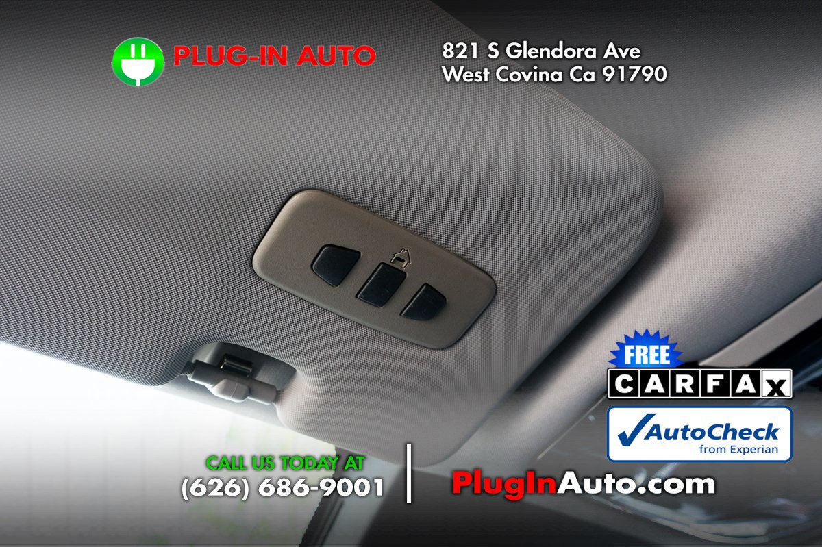 Used 2018 Alfa Romeo Stelvio AWD image 33