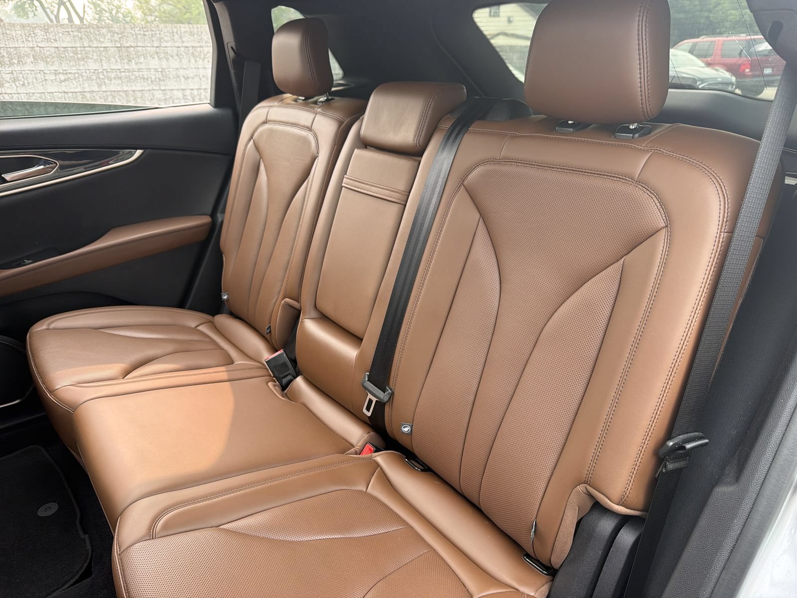 Used 2022 Lincoln Nautilus Reserve w/ Luxury Package AWD/4WD image 21