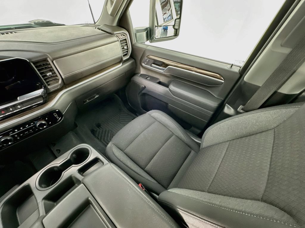 Used 2025 Chevrolet Silverado 2500 LT AWD/4WD image 11
