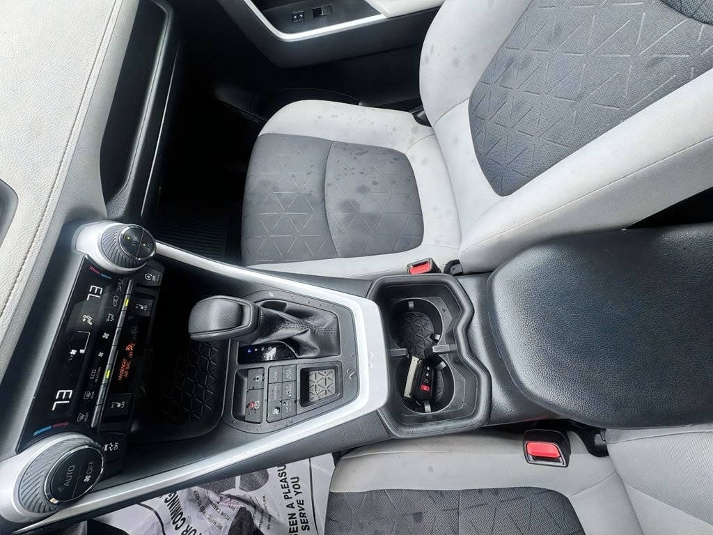 Used 2022 Toyota RAV4 XLE w/ Convenience Package AWD/4WD image 11