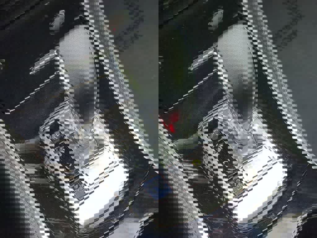 Used 2018 INFINITI QX30 ESSENTIAL image 29