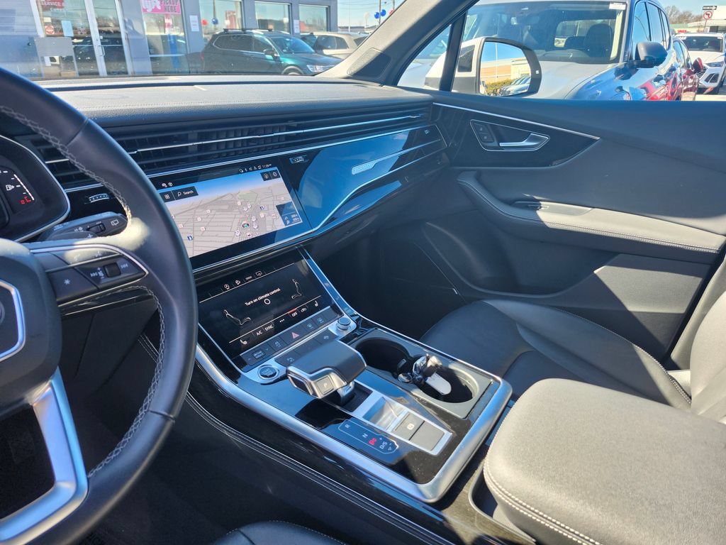 Certified 2025 Audi Q7 2.0T Premium AWD/4WD image 9