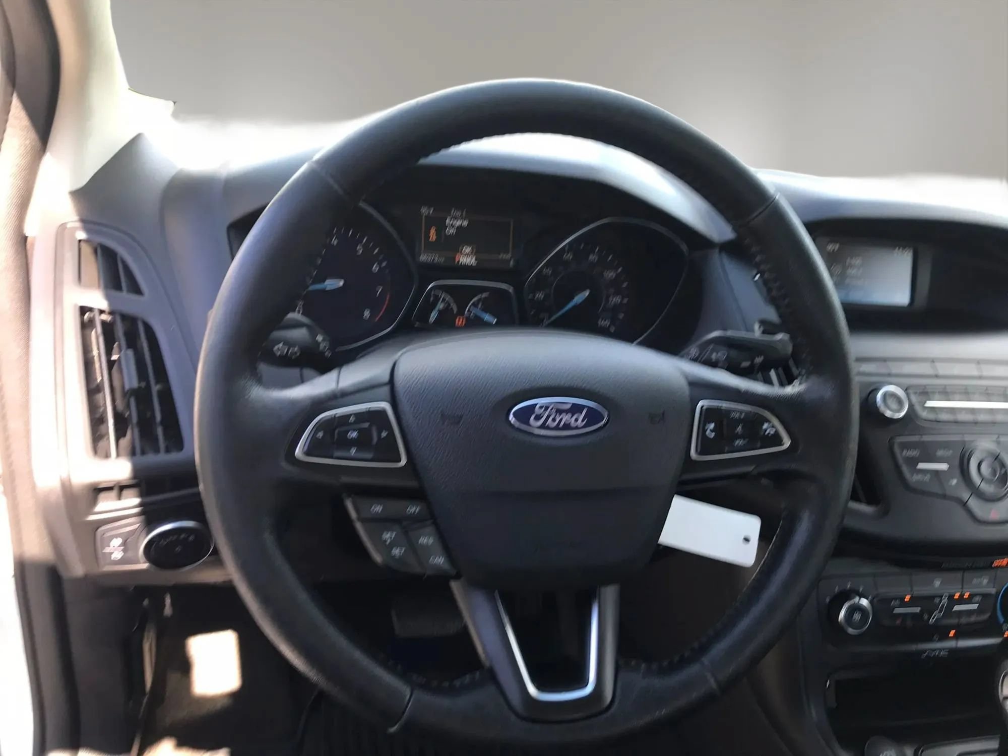 Used 2018 Ford Focus SE w/ SE Appearance Package FWD image 17