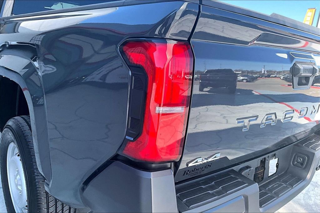 Used 2025 Toyota Tacoma SR image 18